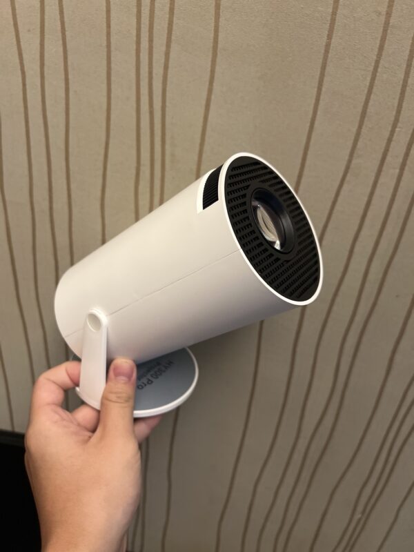 留一克來一台投影機